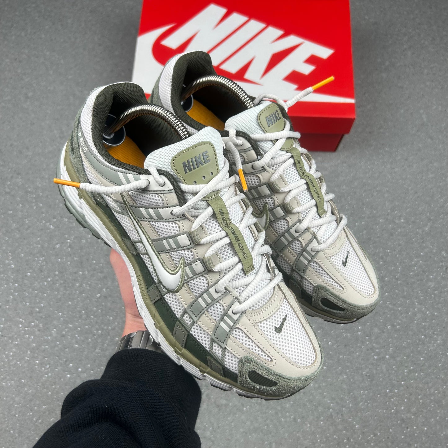 NIKE P6000 CARGO KHAKI