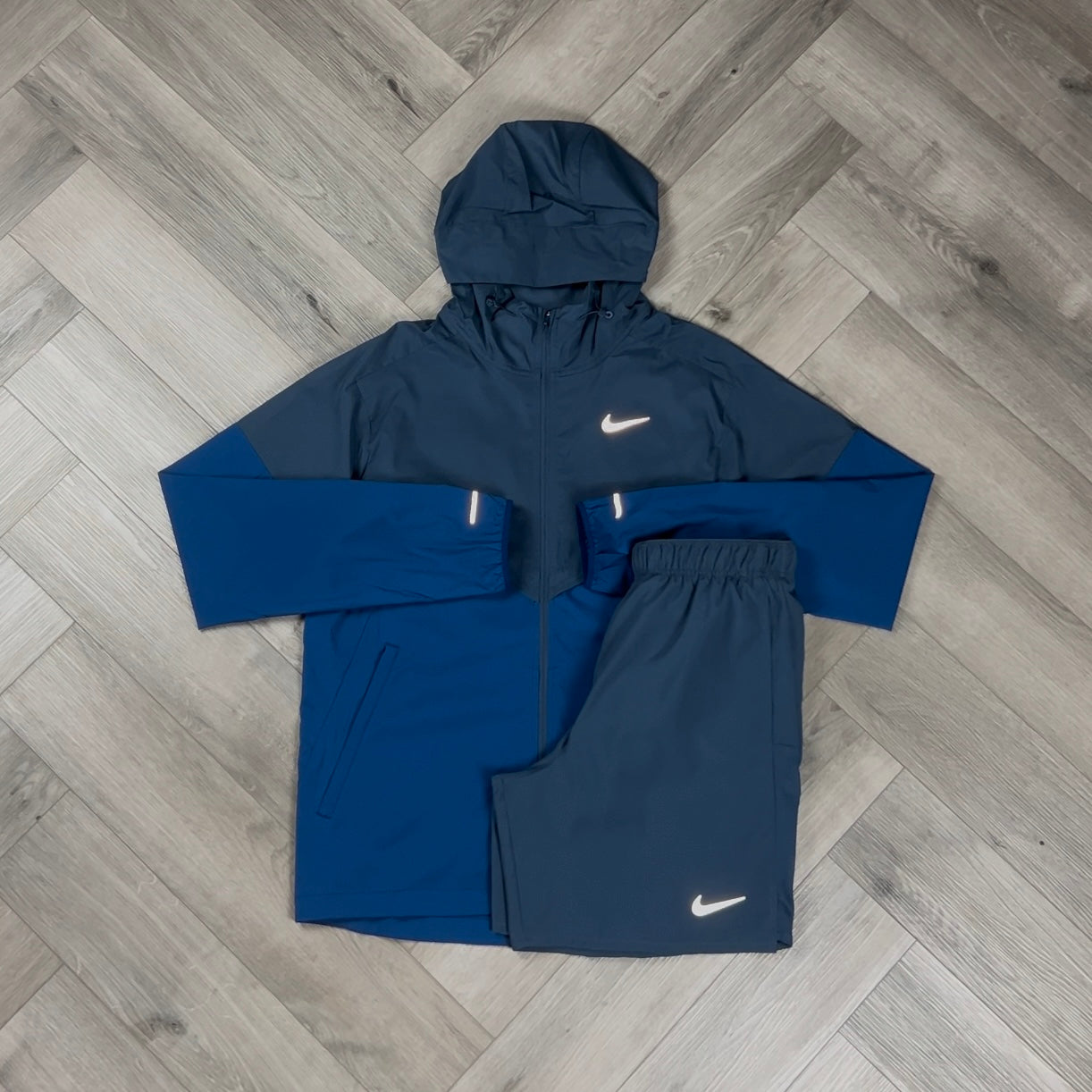 NIKE UV WINDRUNNER THUNDER BLUE
