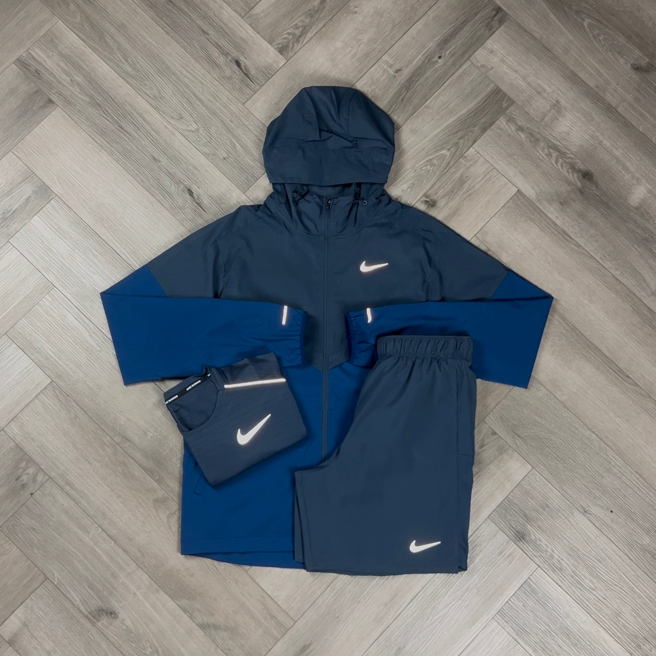 NIKE UV WINDRUNNER THUNDER BLUE