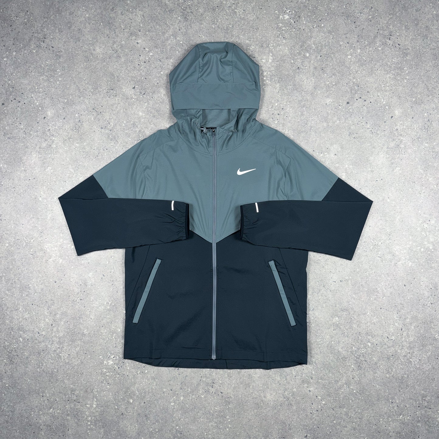 NIKE UV WINDRUNNER JACKET SMOKE GREY