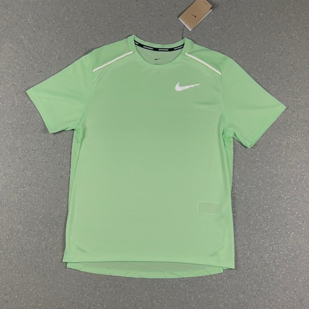 NIKE MILER T-SHIRT VAPOUR GREEN & BLACK CHALLENGER SHORTS SET