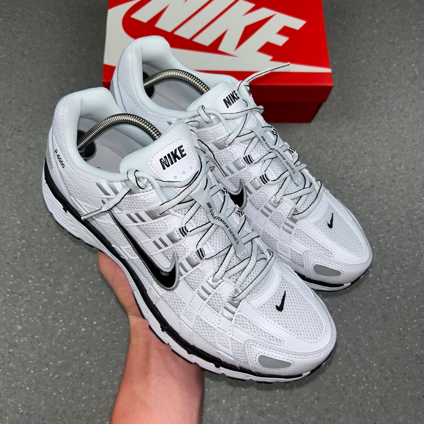 NIKE P6000 METALLIC WHITE