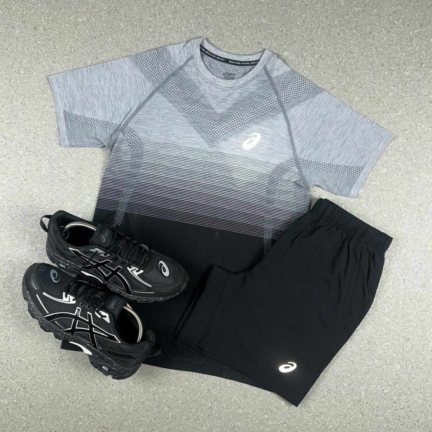 ASICS SEAMLESS T-SHIRT & 7”SHORTS SET BLACK