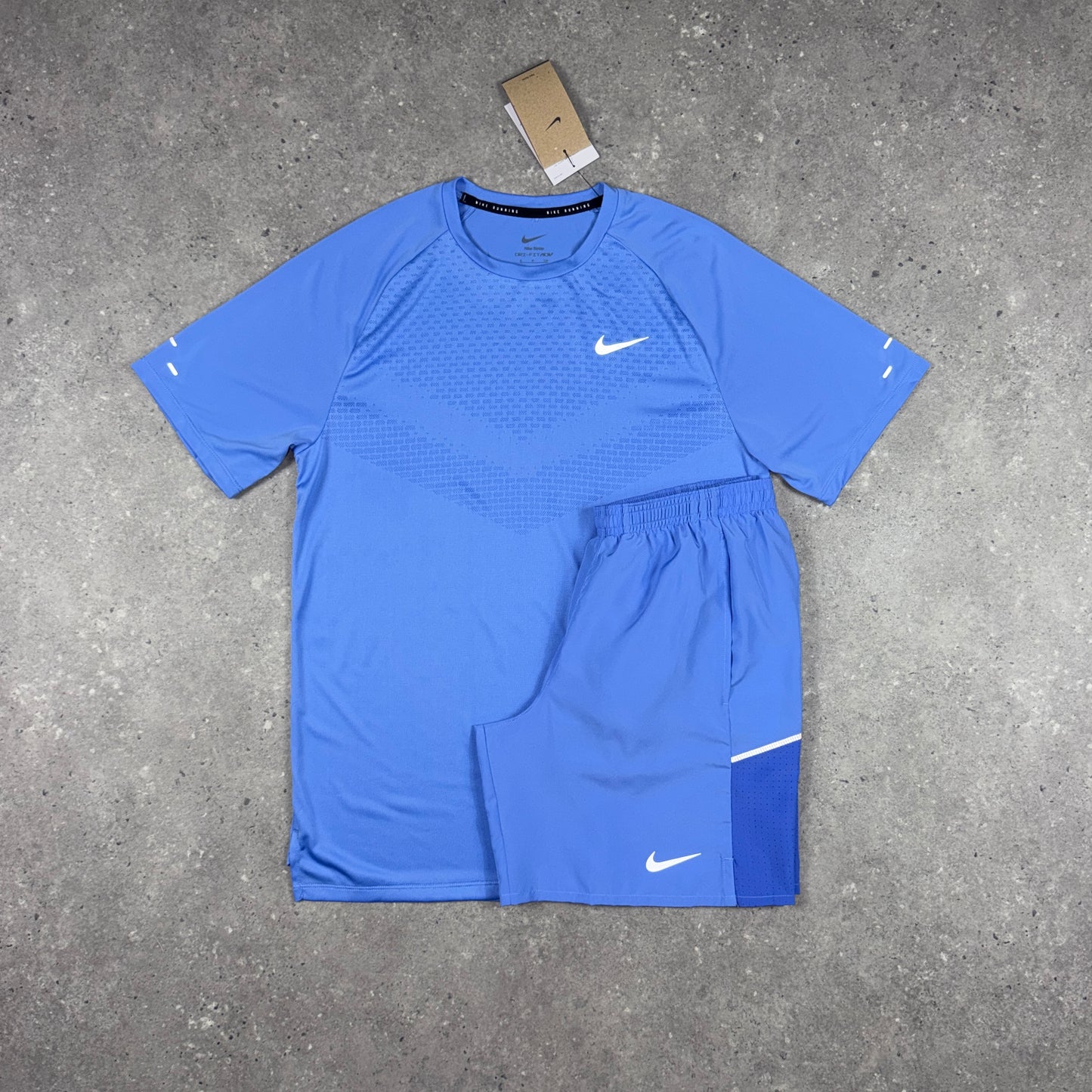 NIKE STRIDE T-SHIRT SHORTS SET ROYAL PULSE
