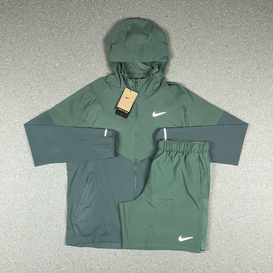 NIKE UV WINDRUNNER KHAKI/GREY & NIKE KHAKI 7" CHALLENGER SHORTS SET