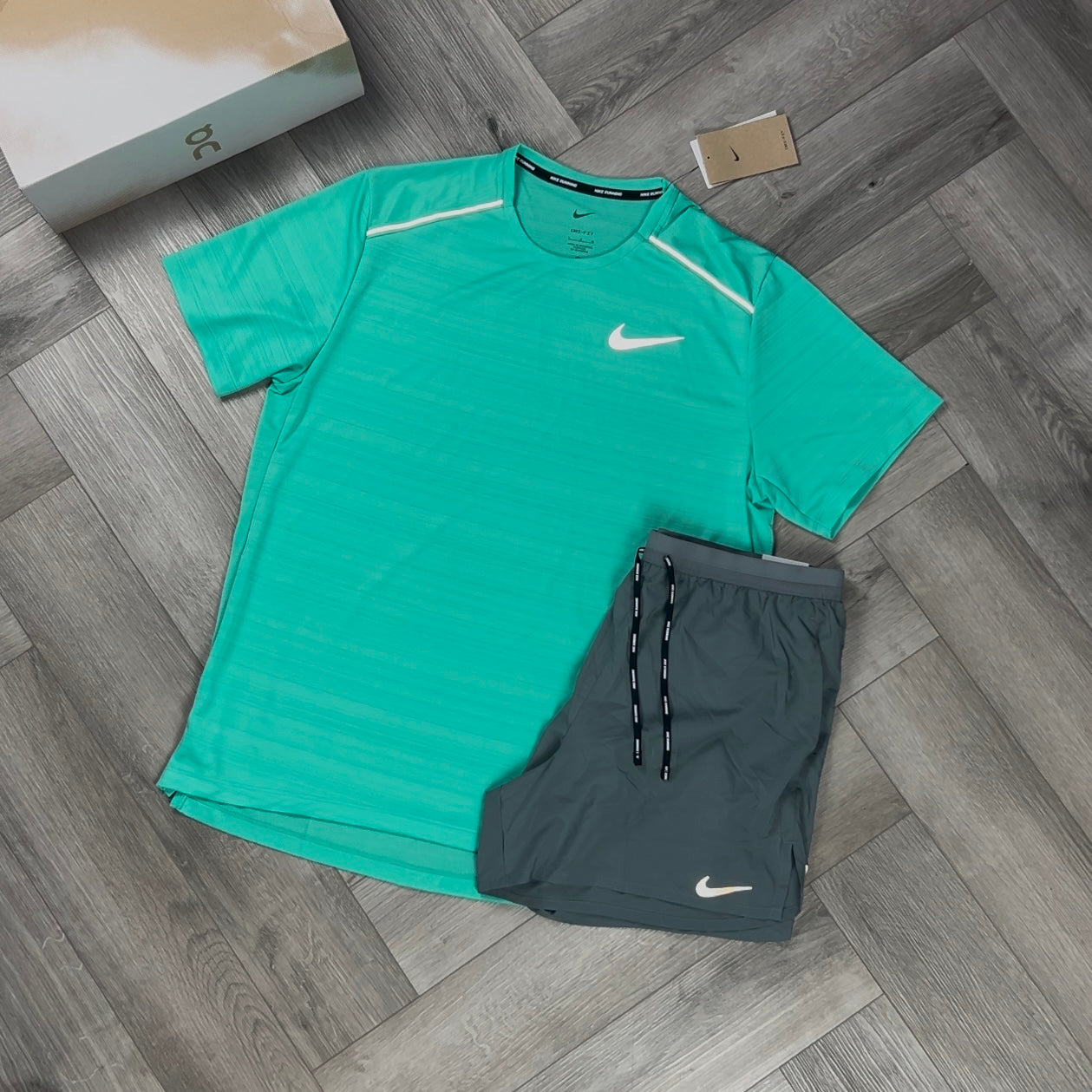 NIKE 1.0 MILER T-SHIRT MINT & GREY 5” FLEX STRIDE SHORT SET