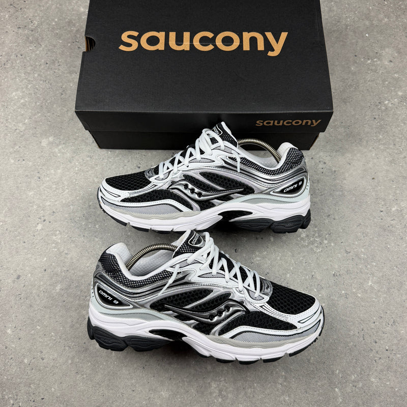 SAUCONY PROGRID OMNI 9 BLACK / WHITE