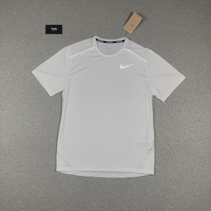 NIKE 1.0 MILER T-SHIRT WHITE & BLACK 7” CHALLENGER SHORT SET