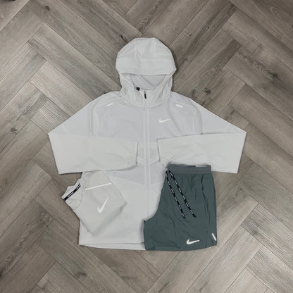 NIKE UV WINDRUNNER ICE WHITE BUNDLE