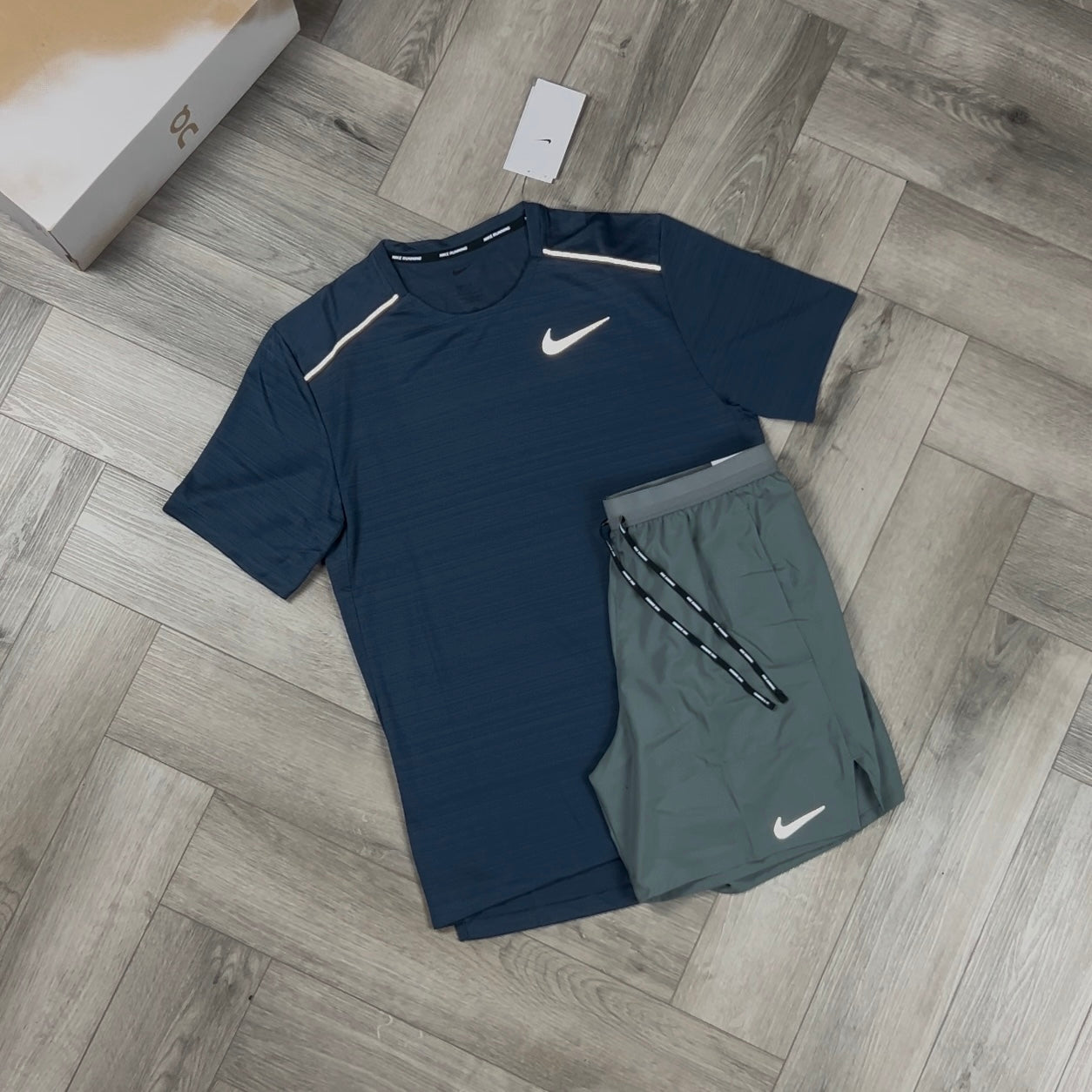 NIKE MILER T-SHIRT ROYAL NAVY & NIKE FLEX STRIDE SHORTS 7” GREY SET