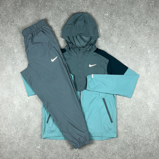NIKE TRACKSUIT SMOKE GREY