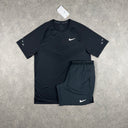NIKE STRIDE T-SHIRT SHORTS SET BLACK