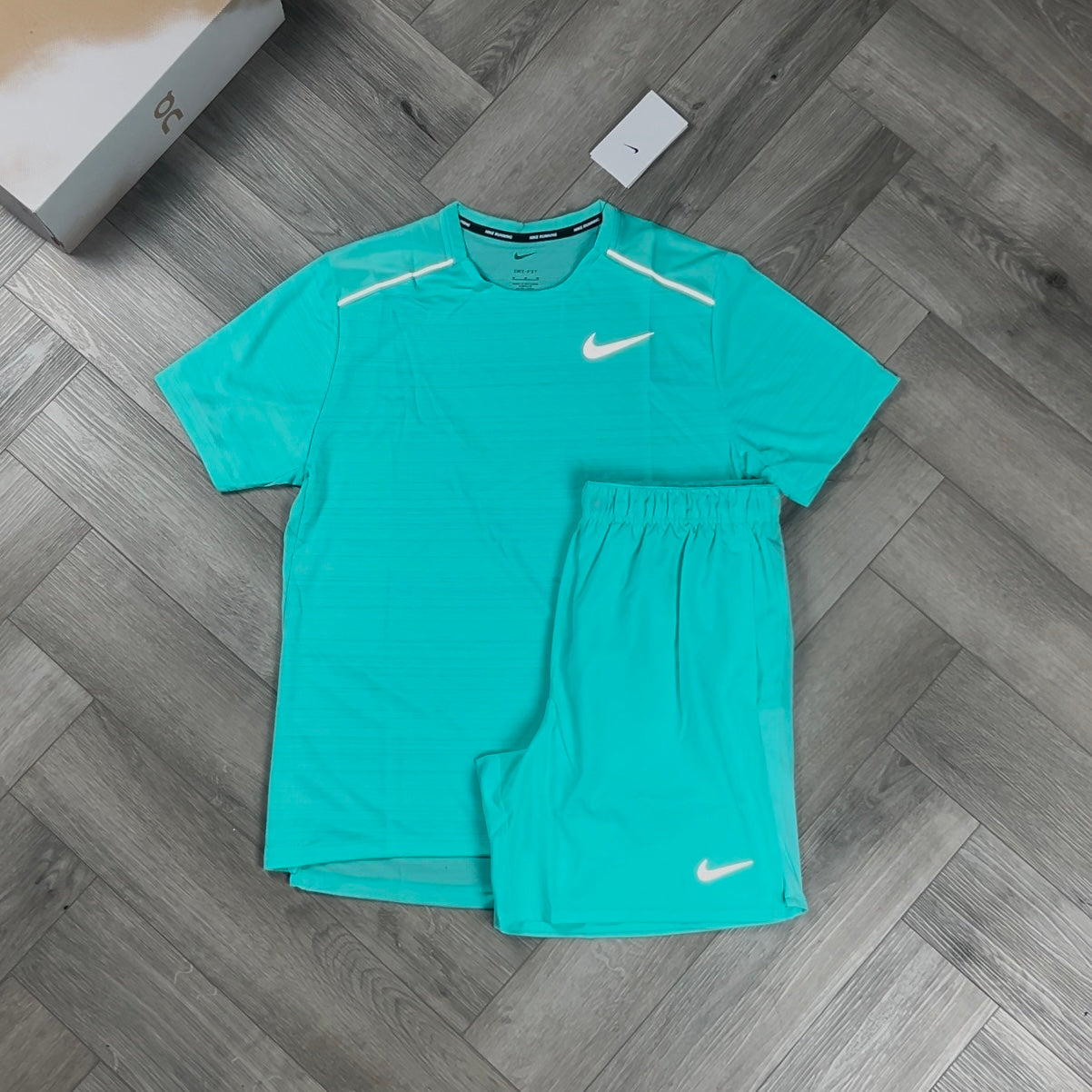 NIKE MILER T-SHIRT TURQUOISE & TURQUOISE CHALLENGER SHORTS SET