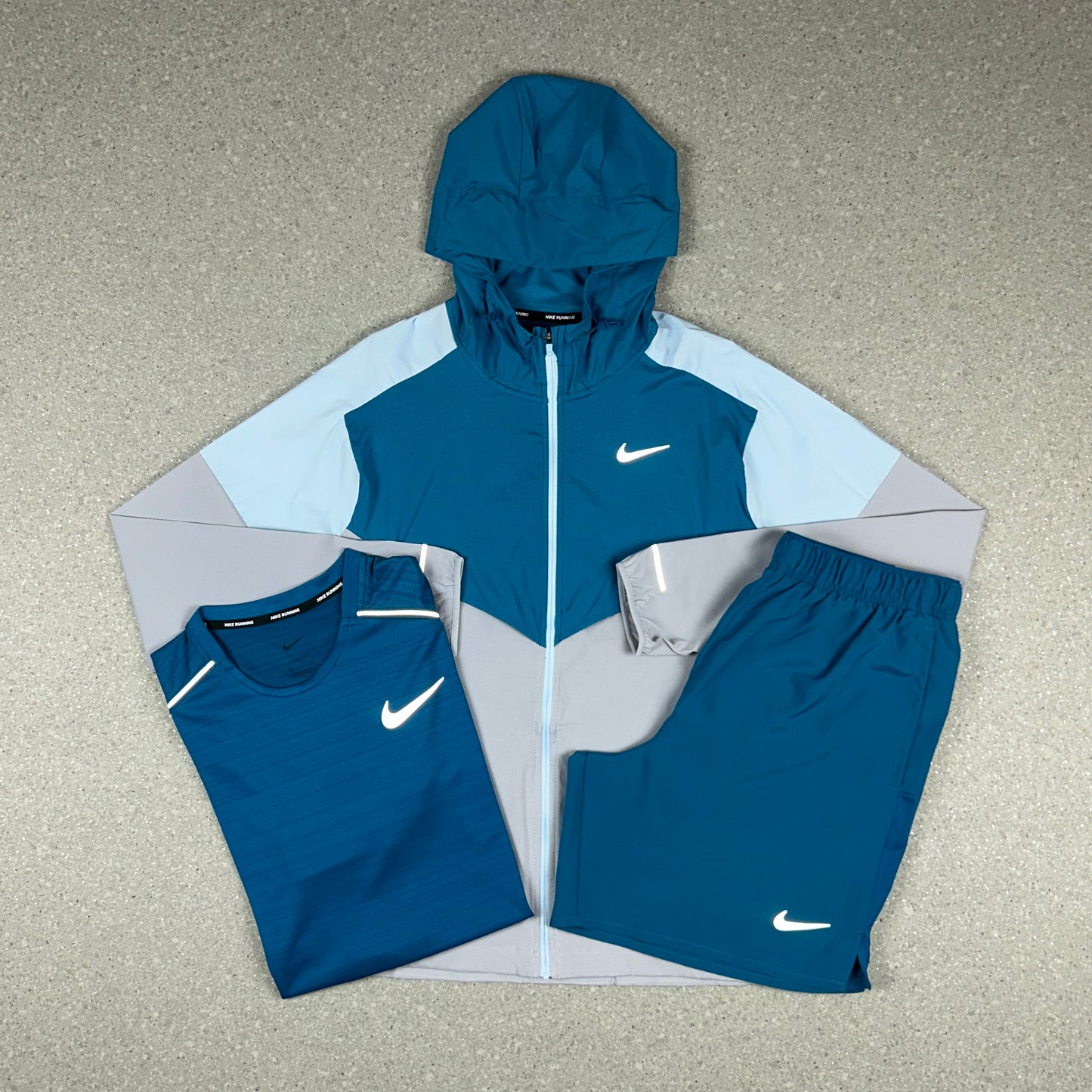NIKE UV WINDRUNNER BUNDLE ABYSS