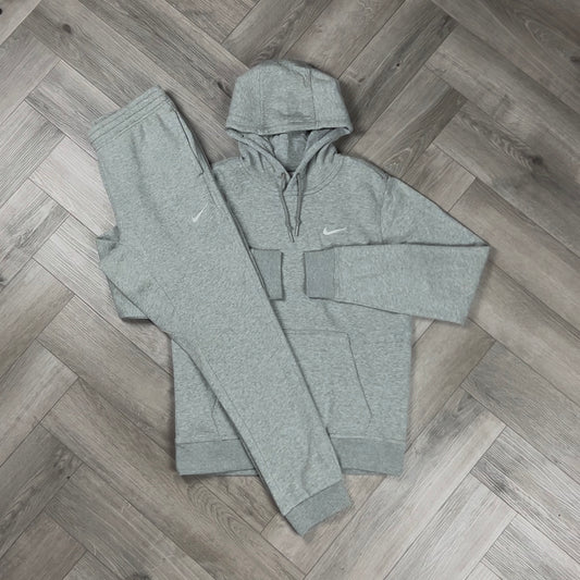 NIKE CLUB FLEECE SET GREY