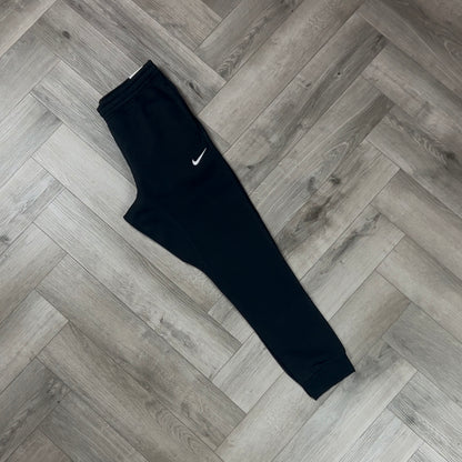 NIKE CLUB FLEECE BOTTOMS BLACK