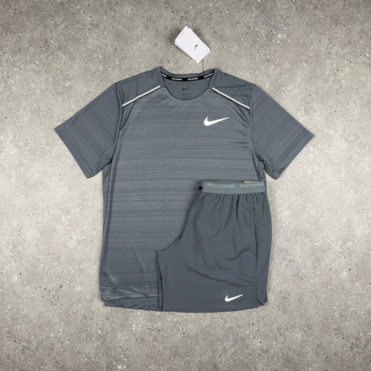 NIKE MILER T-SHIRT SHORTS SET SMOKE GREY