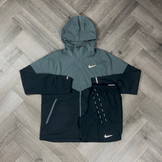 NIKE UV WINDRUNNER JACKET BLACK/GREY & NIKE 7” FLEX STRIDE SHORTS BLACK SET