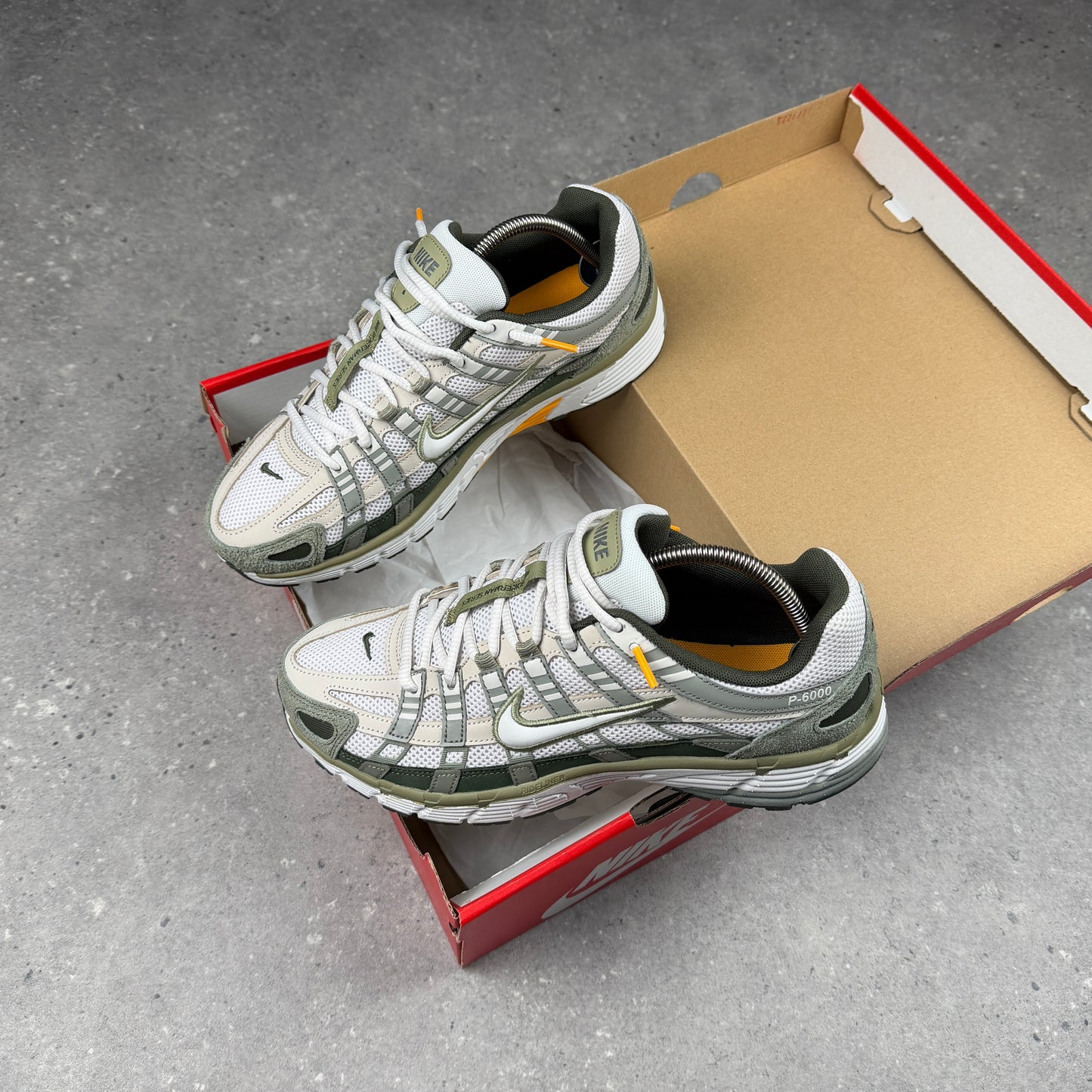 NIKE P6000 CARGO KHAKI