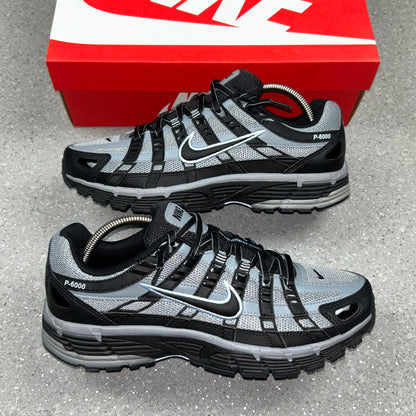NIKE P6000 COOL GREY/BLACK