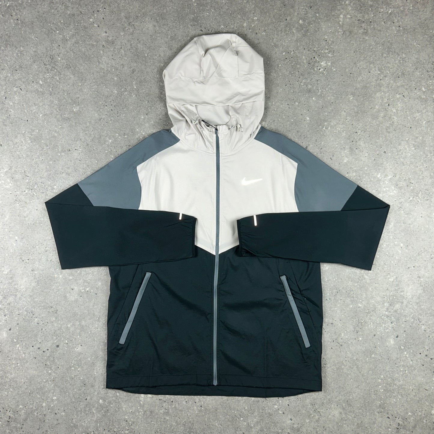 NIKE UV WINDRUNNER BUNDLE BLACK/LIGHT BONE
