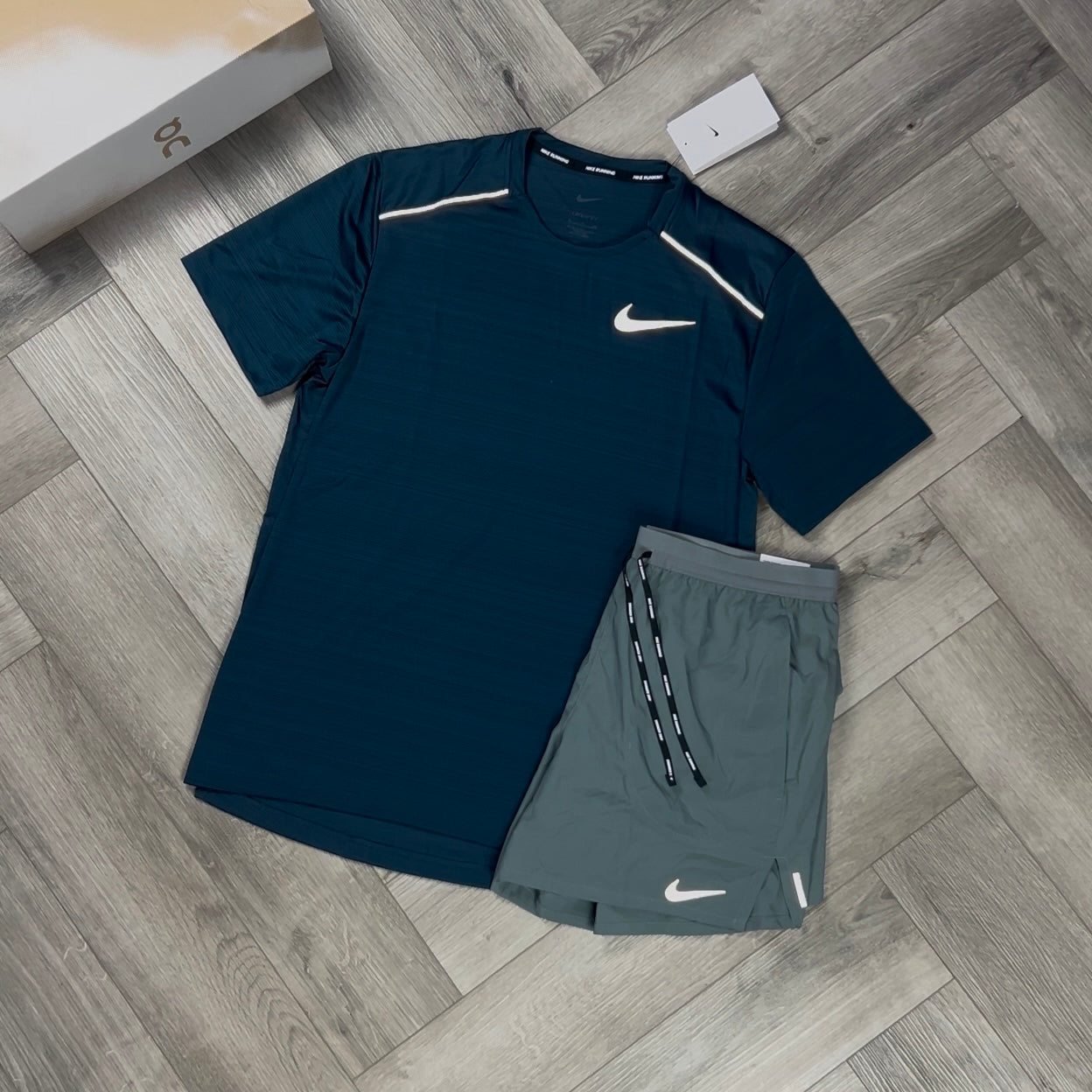 NIKE 1.0 MILER T-SHIRT MIDNIGHT NAVY & GREY 5” FLEX STRIDE SHORT SET