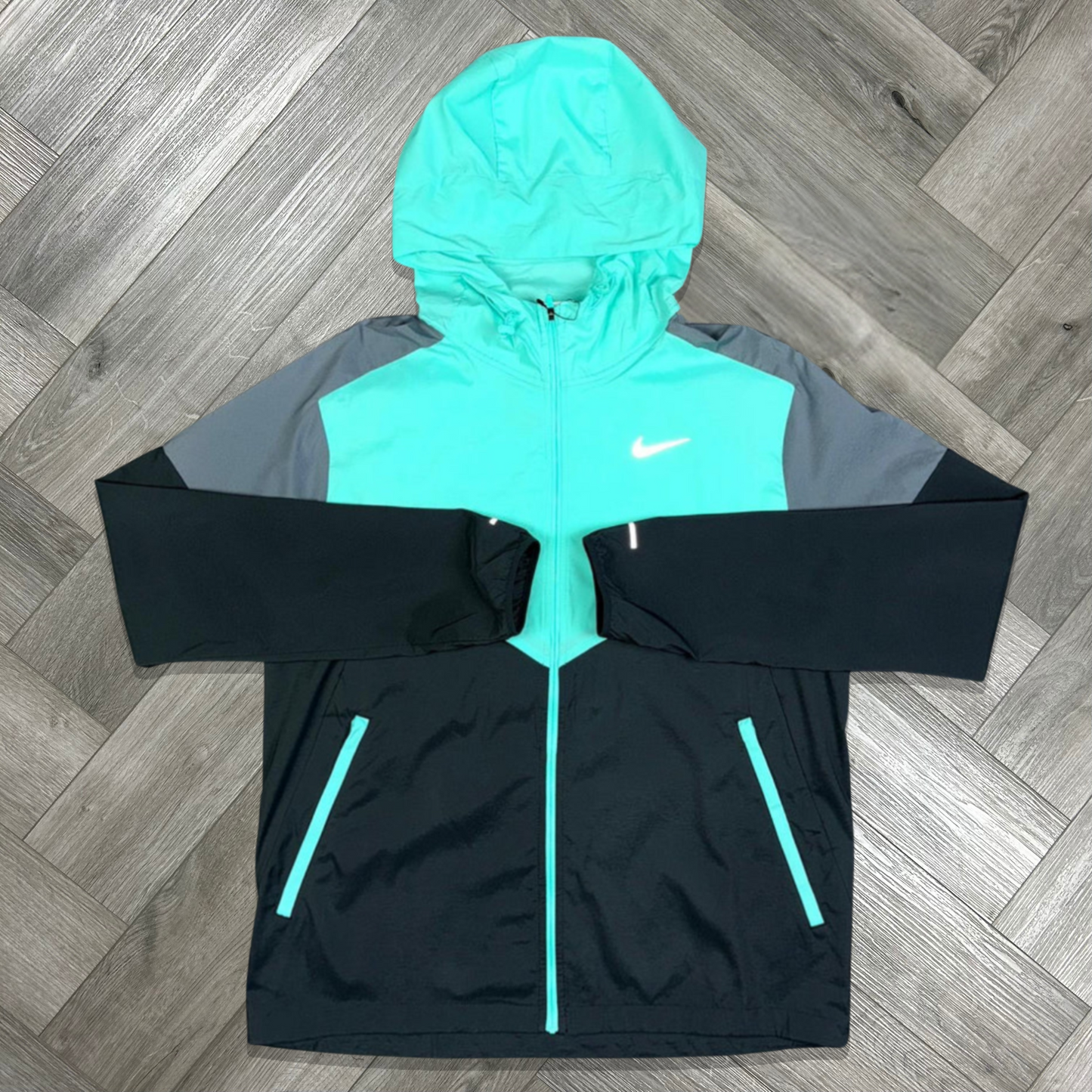 NIKE UV WINDRUNNER JACKET MINT/BLACK