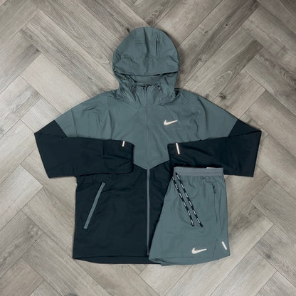 NIKE UV WINDRUNNER JACKET BLACK/GREY & NIKE 5” FLEX STRIDE SHORTS GREY SET