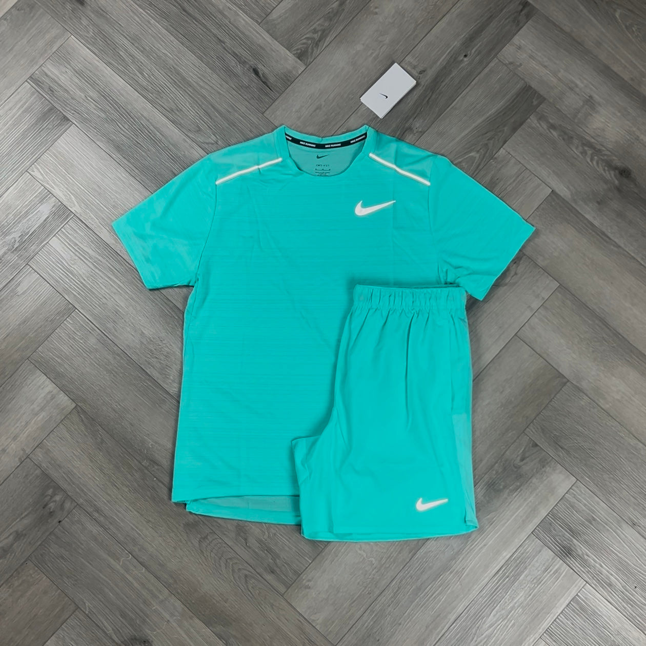 NIKE MILER T-SHIRT TURQUOISE & TURQUOISE CHALLENGER SHORTS SET