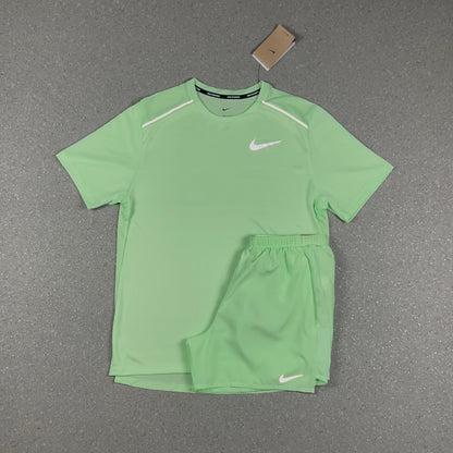 NIKE MILER T-SHIRT VAPOUR GREEN