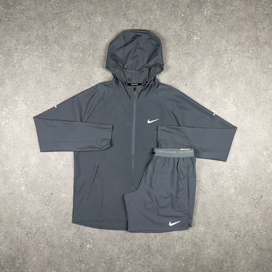 NIKE REPEL WINDRUNNER JACKET SHORTS SET SMOKE GREY