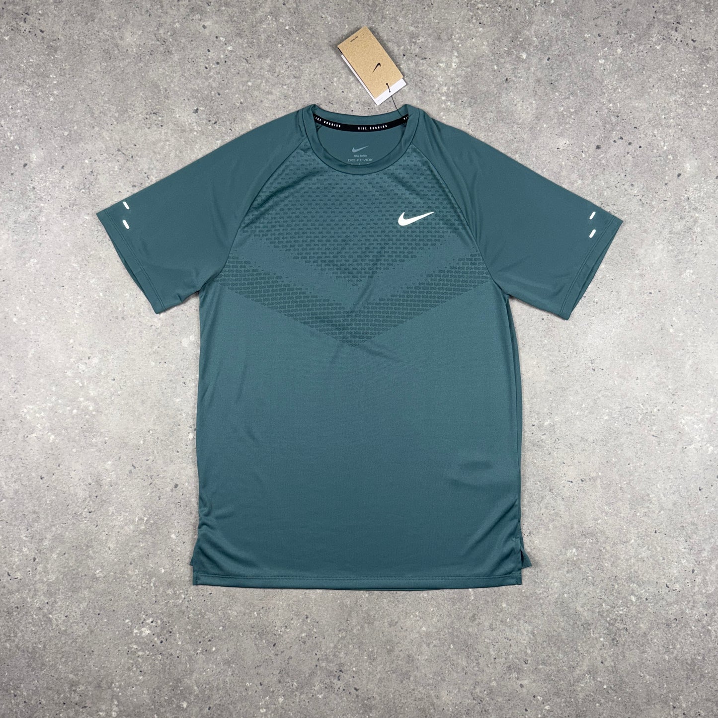 NIKE STRIDE T-SHIRT MINERAL SLATE