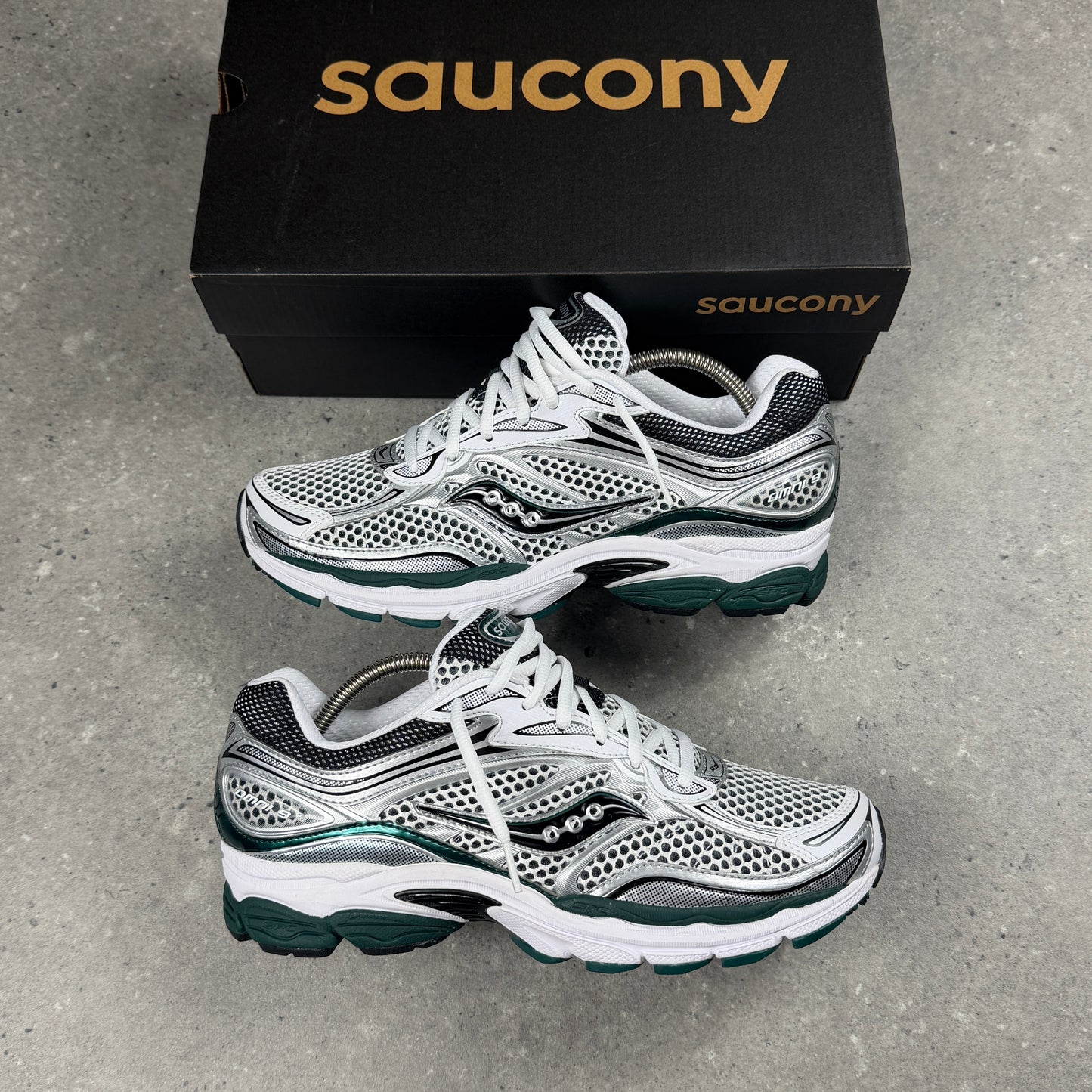 SAUCONY OMNI 9 PINE GREEN