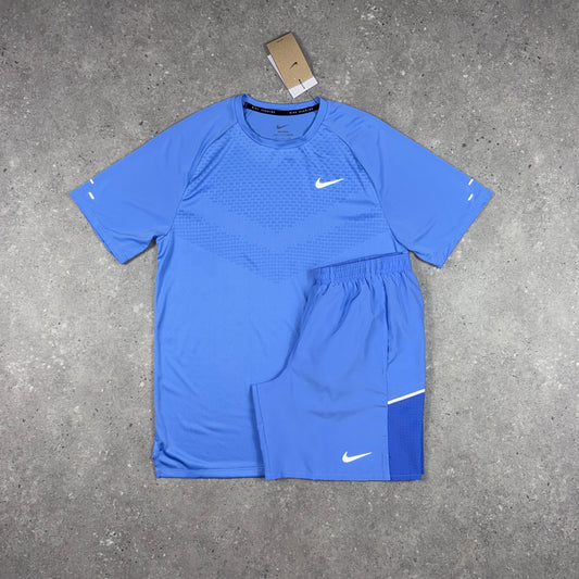 NIKE STRIDE T-SHIRT SHORTS SET ROYAL PULSE