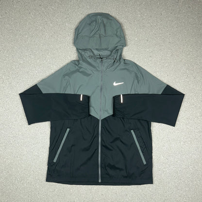 NIKE UV WINDRUNNER JACKET BLACK/GREY & NIKE 7” FLEX STRIDE SHORTS GREY SET