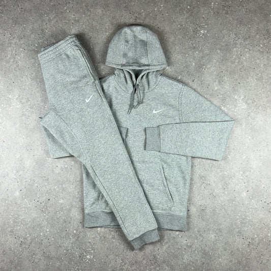 NIKE CLUB FLEECE SET GREY