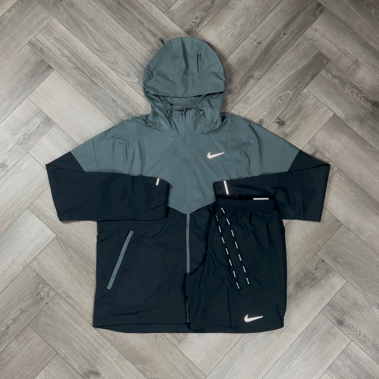 NIKE UV WINDRUNNER BUNDLE BLACK/GREY