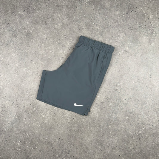 NIKE CHALLENGER SHORTS GREY